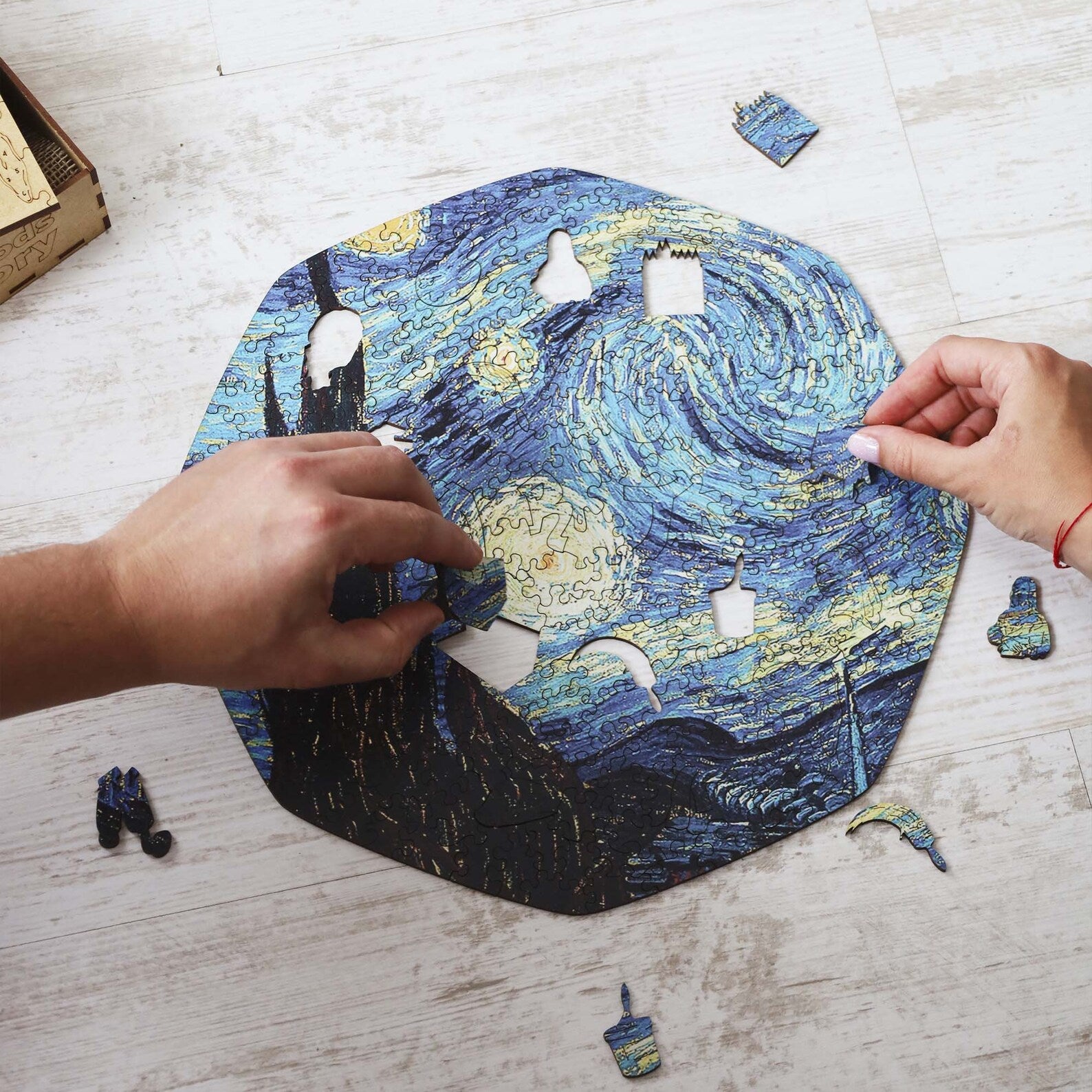 WOODEN JIGSAW PUZZLE STARRY NIGHT